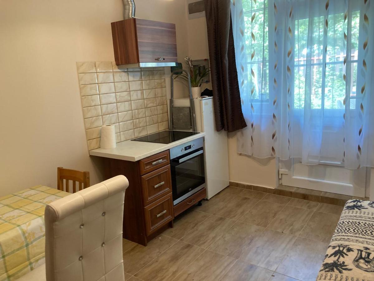 Roland Apartmant Zuglo Apartamento *